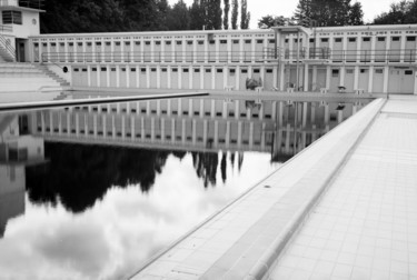 Photography titled "La piscine." by Frédéric Duchesnay, Original Artwork, Analog photography