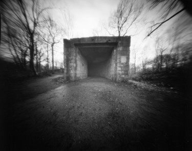 Photographie intitulée "Le bunker" par Frédéric Duchesnay, Œuvre d'art originale, Photographie argentique