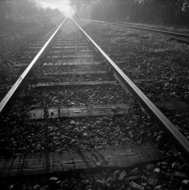 Photographie intitulée "Chemin de flare" par Frédéric Duchesnay, Œuvre d'art originale, Photographie argentique