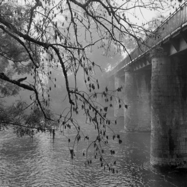 Photography titled "Brumes et pont" by Frédéric Duchesnay, Original Artwork, Analog photography