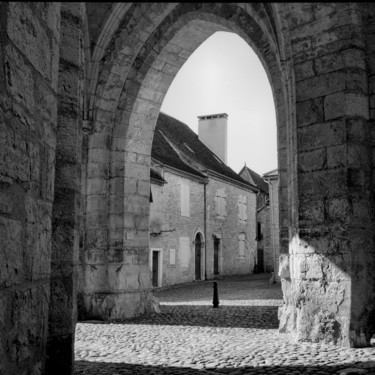 Photographie intitulée "Porche" par Frédéric Duchesnay, Œuvre d'art originale, Photographie argentique