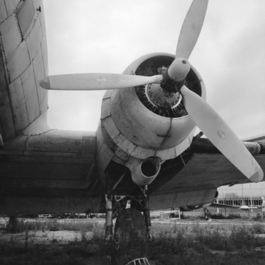 Photography titled "dc3 propeller" by Frédéric Duchesnay, Original Artwork, Analog photography
