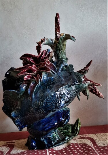 Scultura intitolato "La créature 2" da Freddy Blackberry, Opera d'arte originale, Ceramica
