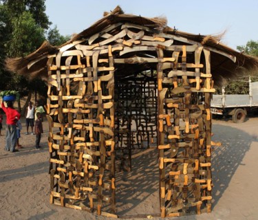 Sculpture intitulée "Maison machette" par Freddy Tsimba, Œuvre d'art originale