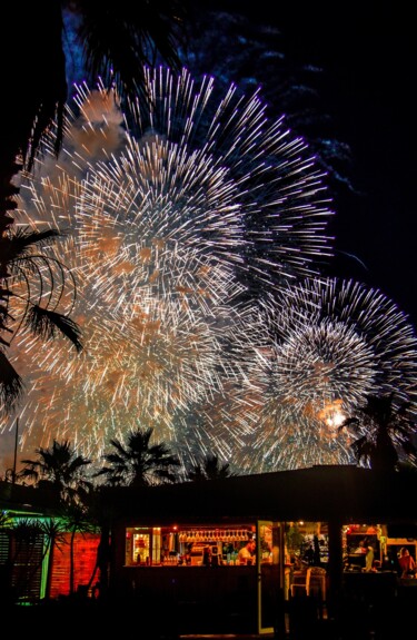 Photographie intitulée "Feux artifice ,," par Frederic Dupuy, Œuvre d'art originale, Photographie numérique