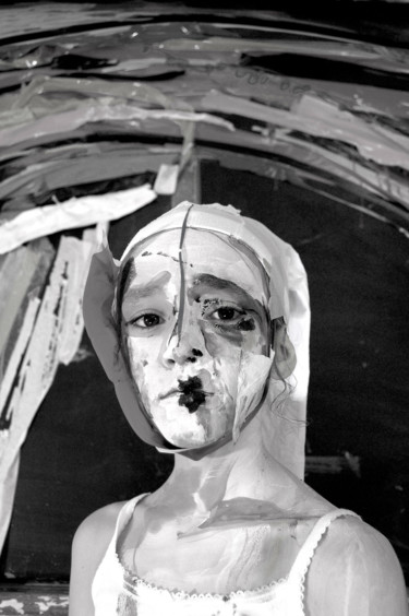 Photographie intitulée "La Blanche" par Frhégo, Œuvre d'art originale, Photographie manipulée Monté sur Aluminium