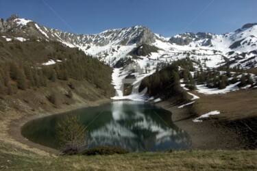 Photographie intitulée "Lac dans les Alpes" par Frédérique Ziolko, Œuvre d'art originale