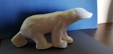 Sculpture intitulée "ours blanc" par Geneviève Gandy, Œuvre d'art originale, Terre cuite