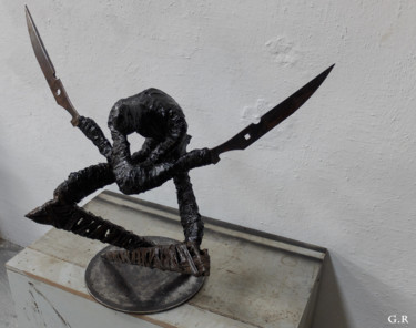 Sculpture intitulée "Charybde" par G.R, Œuvre d'art originale, Techniques mixtes