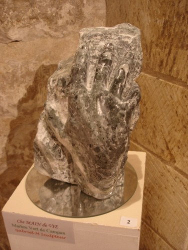Sculpture intitulée "cheMAIN de vie "che…" par Gabriel Molet, Œuvre d'art originale, Pierre