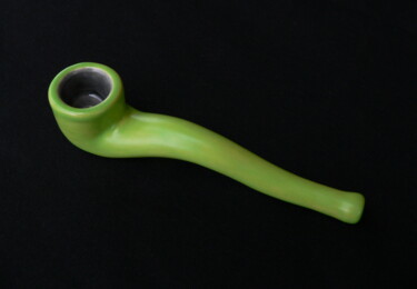 Design titled "Pipe verte courbée…" by Gabriel Tremblay, Original Artwork, Ceramics