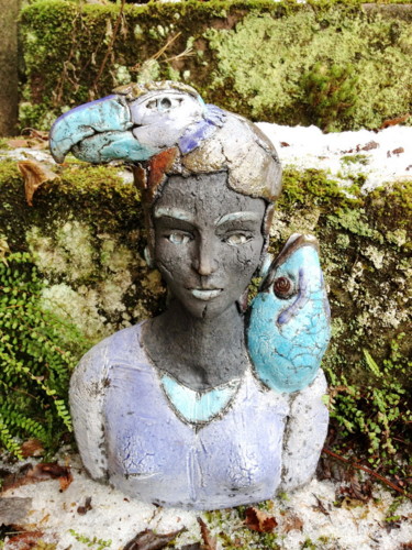 Skulptur mit dem Titel "A Girl's Phantasy" von Gaby Pühmeyer, Original-Kunstwerk, Keramik