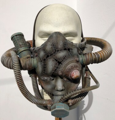 Skulptur mit dem Titel "Doll mask N°1" von Igor Gadreaud (Gad the Brand), Original-Kunstwerk, Leder