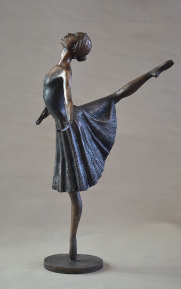 Scultura intitolato "Эсмеральда" da Anatolii Medvedev, Opera d'arte originale, Bronzo