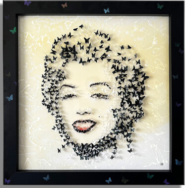 Sculptuur getiteld "Marilyn butterfly –…" door Gardani, Origineel Kunstwerk, Hars Gemonteerd op Frame voor houten brancard