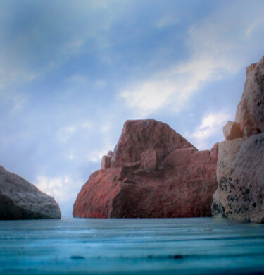 Фотография под названием "L'île rouge" - Gaspard De Gouges, Подлинное произведение искусства, Цифровая фотография