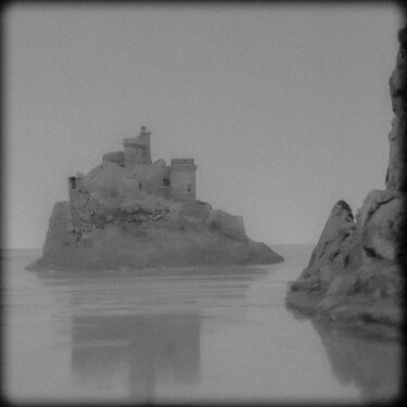 Photographie intitulée "La forteresse d'Urg…" par Gaspard De Gouges, Œuvre d'art originale, Photographie numérique
