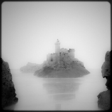 Photographie intitulée "La forteresse jumel…" par Gaspard De Gouges, Œuvre d'art originale, Photographie numérique