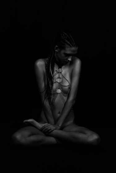 Fotografia intitolato "Nude in the dark" da Gelu Stanculescu, Opera d'arte originale, Fotografia digitale