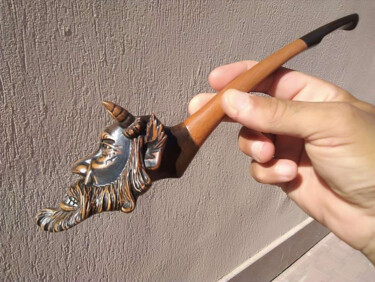 제목이 "Smoking pipe Genie"인 조형물 Gennadii Nikitin로, 원작, 나무