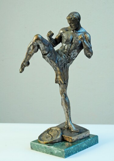 Skulptur mit dem Titel "Kick - boxer" von Gennadij Jerszow, Original-Kunstwerk, Bronze