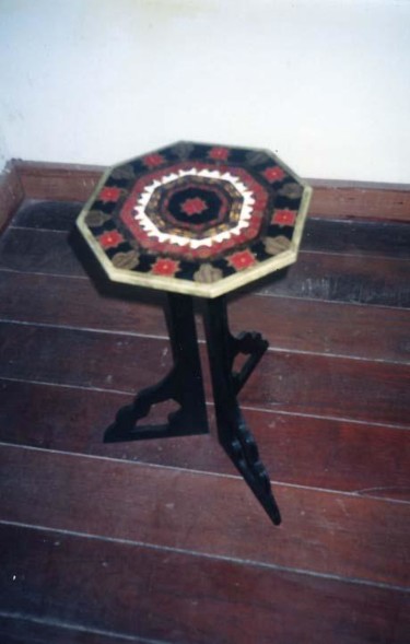 Design intitulada "Mesa de canto" por Genne Moraes, Obras de arte originais
