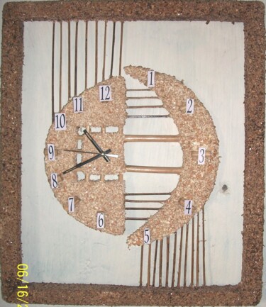 Sculpture intitulée "timepiece1.jpg" par George Nzioki (missinglink), Œuvre d'art originale, Bois