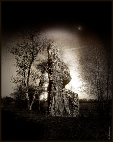 Photography titled "LA ROCHE, La Pierre…" by Gérard Bertrand, Original Artwork, Manipulated Photography