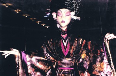 Textile Art titled "Geisha Davos" by Gérard Courcelle, Original Artwork, Fabric