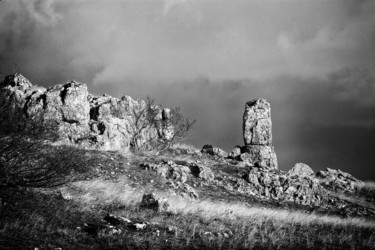 Photographie intitulée "Sur le causse Méjean" par Gerard Jeanjean, Œuvre d'art originale