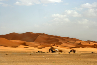 Photographie intitulée "Dunes du Merzouga" par Gerard Jeanjean, Œuvre d'art originale