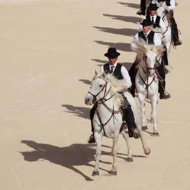 Photographie intitulée "les gardians" par Gerard Jeanjean, Œuvre d'art originale