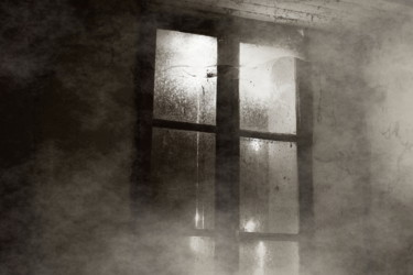 Photographie intitulée "ça sent la fumée...…" par Gerard Jeanjean, Œuvre d'art originale