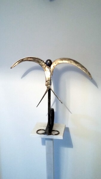 Sculpture intitulée "L'HIRONDELLE AU PRI…" par Gerard Lami, Œuvre d'art originale, Métaux