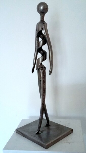 Sculpture intitulée "DEFILE DE MODE" par Gerard Lami, Œuvre d'art originale, Métaux