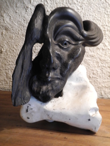 Skulptur mit dem Titel "TETE EBENE" von Gérard Didier, Original-Kunstwerk, Holz