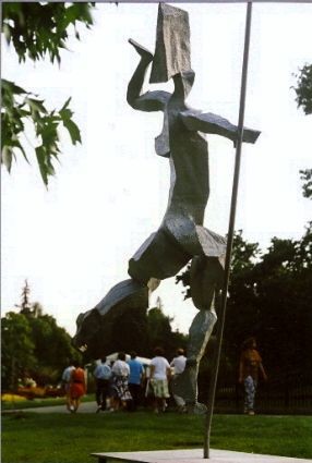 Sculpture titled "Libre" by Ghezzi, Original Artwork, Metals