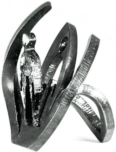 Sculpture titled "Sortie 2" by Ghezzi, Original Artwork, Metals