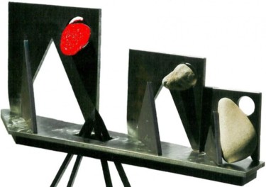 Sculpture titled "Pyramide-détail" by Ghezzi, Original Artwork, Metals