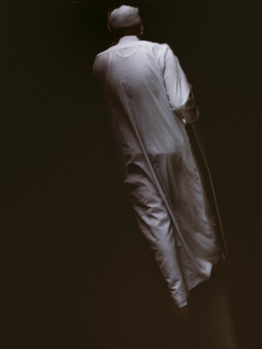 Φωτογραφία με τίτλο "White Man Walking" από Maura Ghiselli, Αυθεντικά έργα τέχνης