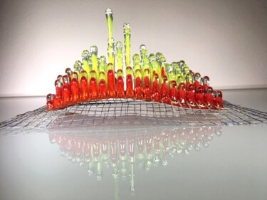 「Stalagmites rouges…」というタイトルの彫刻 Ghislaine Chapuisによって, オリジナルのアートワーク, ガラス