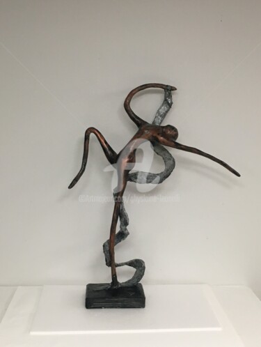 Sculpture intitulée "La valse du ruban" par Ghyslaine Leonelli, Œuvre d'art originale, Résine
