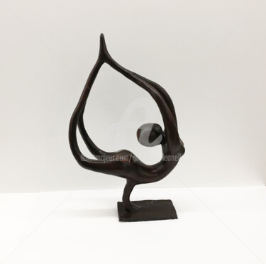 Скульптура под названием "Expression" - Ghyslaine Leonelli, Подлинное произведение искусства, Смола