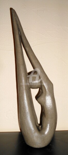 Sculpture intitulée "Elancée (argile)" par Ghyslaine Leonelli, Œuvre d'art originale, Argile