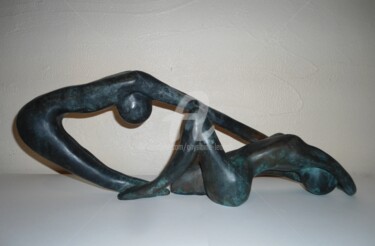 Sculptuur getiteld "Fusion  (Bronze)…" door Ghyslaine Leonelli, Origineel Kunstwerk, Bronzen