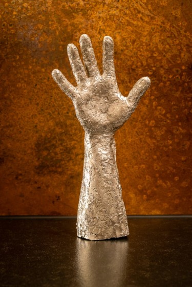 Sculpture titled "main en étain" by Laurent Giancani, Original Artwork, Metals