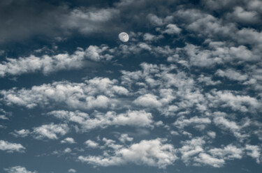 Photography titled "luna e nuvole" by Giancarlo Biscardi, Original Artwork, Digital Photography