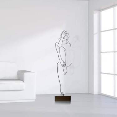 Escultura titulada "Ragazza sullo sgabe…" por Giancarlo Morandi, Obra de arte original, Alambre