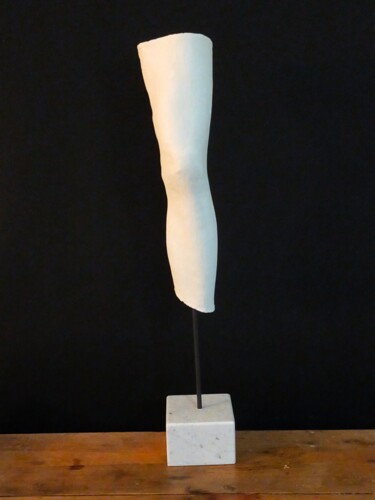 Skulptur mit dem Titel "Ginocchio" von Gianluigi Golfetto, Original-Kunstwerk, Gips