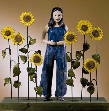 Sculpture titled "RAGAZZA CON GIRASOLI" by Marcello Giannozzi, Original Artwork